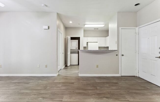2 beds, 1 bath, 787 sqft, $1,310