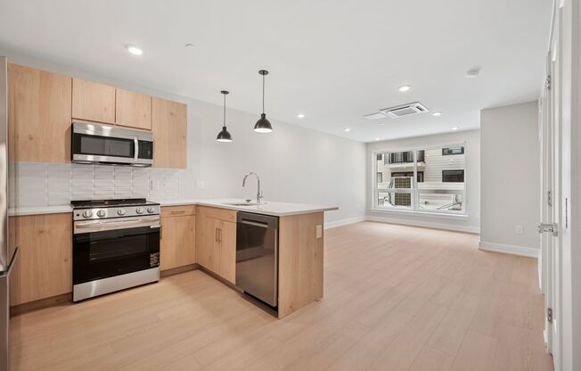 1 bed, 1 bath, 599 sqft, $1,800, Unit Unit 704