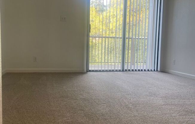2 beds, 1.5 baths, 1,035 sqft, $1,890, Unit 14