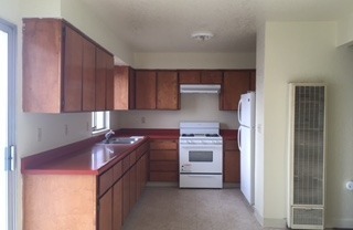 3 beds, 1.5 baths, $2,950, Unit 45