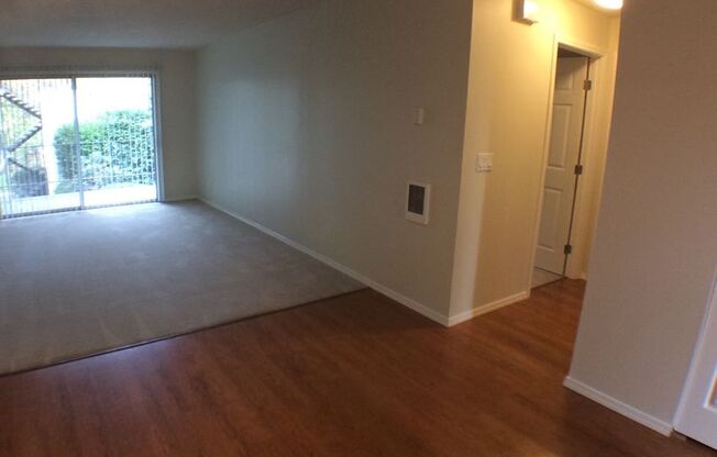 2 beds, 1 bath, 740 sqft, $1,465, Unit 204
