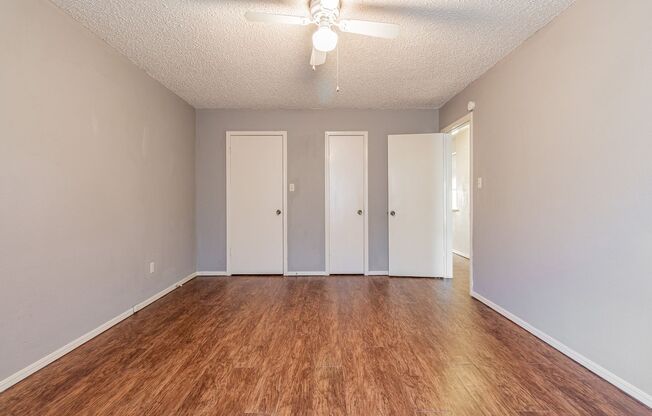 2 beds, 1 bath, $875