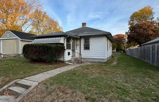 Cozy 1-Bedroom House Near IUSB