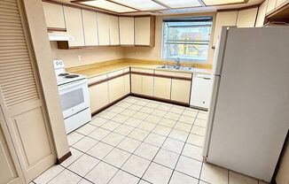 2 beds, 2 baths, $1,150, Unit D