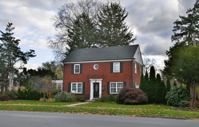 Stylish 3bd Home Near Italian Lake