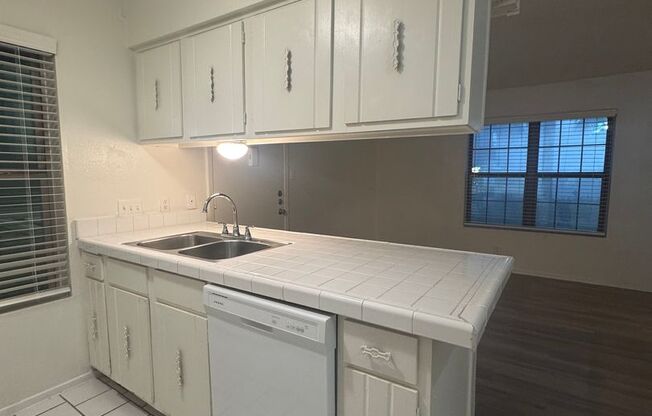 1 bed, 1 bath, 650 sqft, $1,289, Unit SUX-109