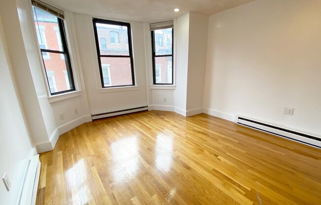 2 beds, 1 bath, 850 sqft, $3,800, Unit 8F