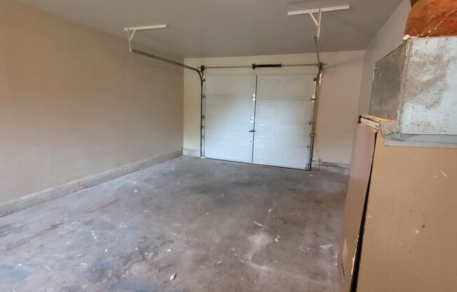 2 beds, 1 bath, $1,695, Unit Unit A