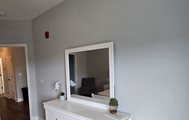 1 bed, 1 bath, 740 sqft, $1,599, Unit 600 - 3G