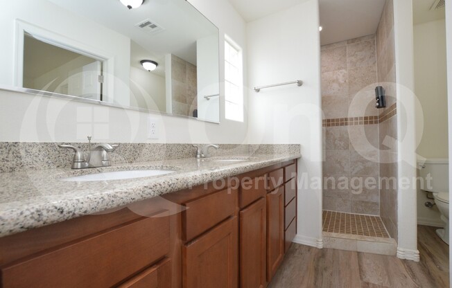 3225 E EARLL DR