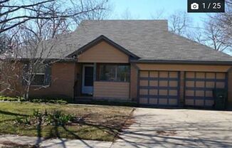 Beautiful 3 bed/2 bath home in West Sherman!