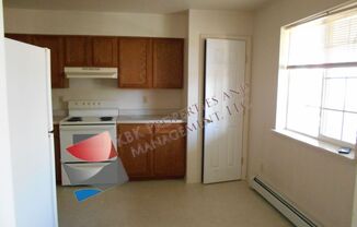 2 beds, 1 bath, 860 sqft, $900, Unit #7