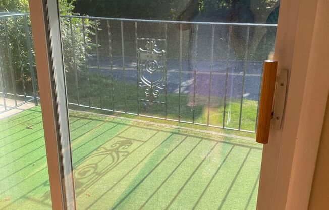 2 beds, 1 bath, $1,625, Unit C04