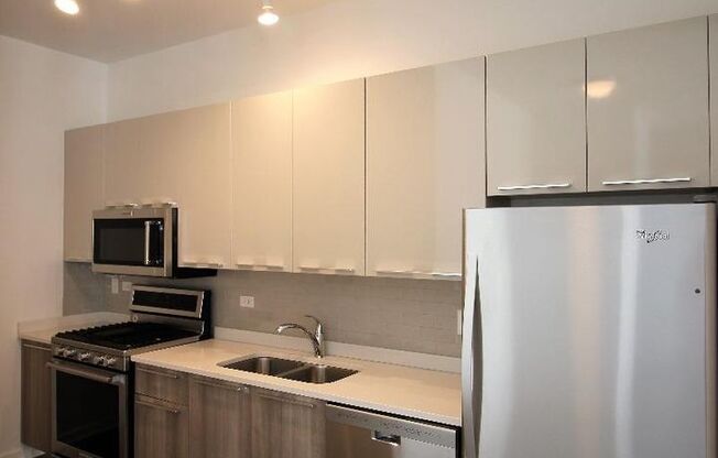 2 beds, 2 baths, $3,095, Unit 108