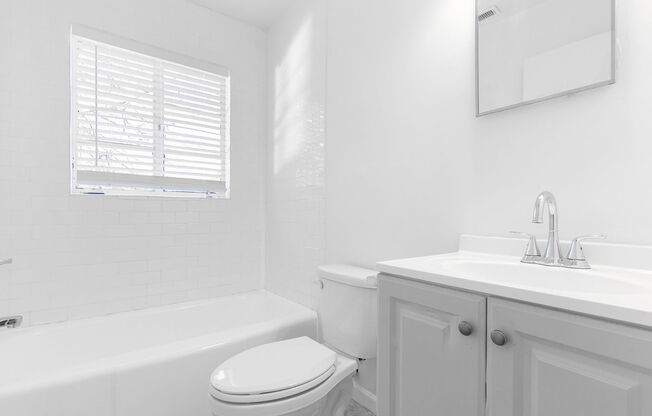 Gean Rise - 1 Bedroom / 1 Bathroom with Balcony/Porch