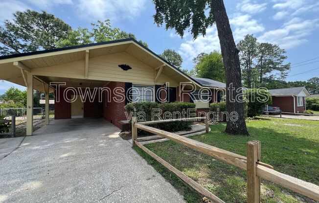 1319 CAMELOT DR