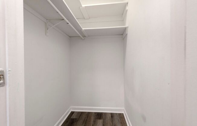 2 beds, 2 baths, 900 sqft, $1,050, Unit 223