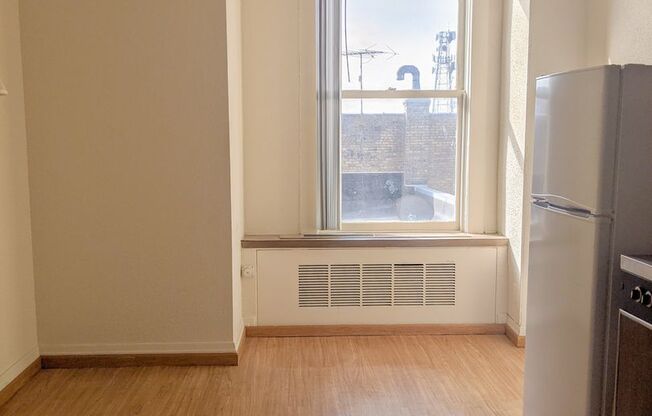 Studio, 1 bath, 200 sqft, $460, Unit 418