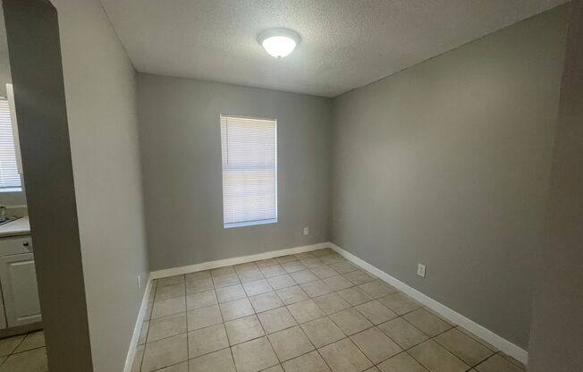 2 beds, 1 bath, 765 sqft, $775, Unit Unit "O"