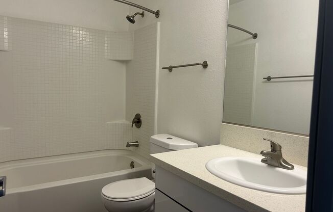 1 bed, 1 bath, 750 sqft, $2,475, Unit C086
