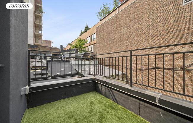317 W 51 ST