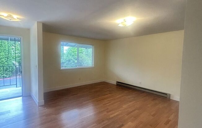 1 bed, 1 bath, 576 sqft, $1,225, Unit 25