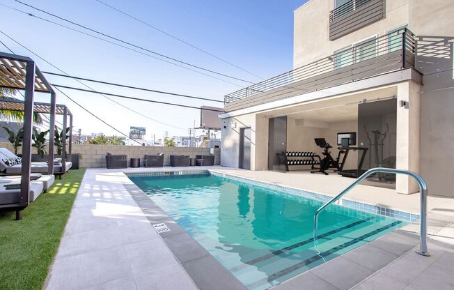 Studio, 1 bath, 553 sqft, $3,185, Unit 401