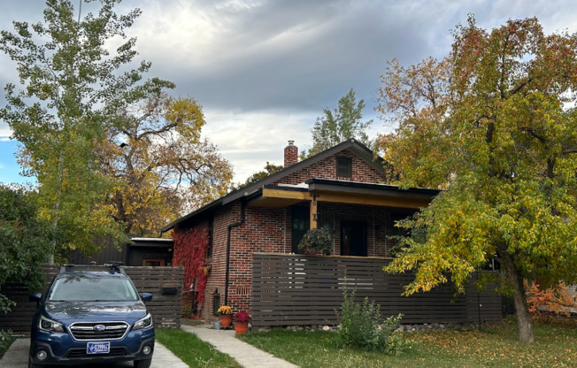 116 E DICKERSON ST
