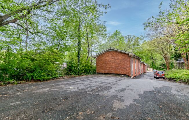 Charming Condo Near Little Five Points!
