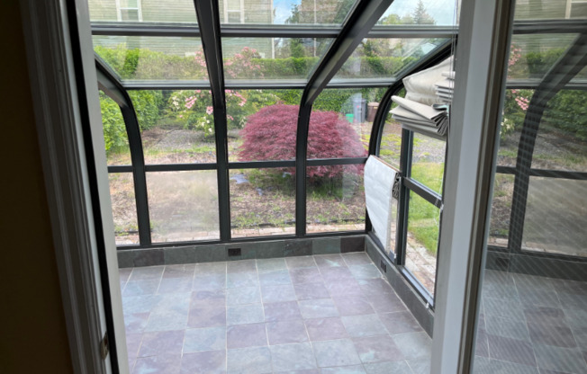 4937 N WILLAMETTE BLVD