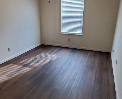 2 beds, 1 bath, 800 sqft, $1,040, Unit M201-B