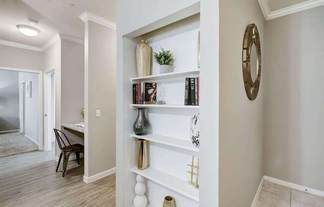 1 bed, 1 bath, 806 sqft, $1,356