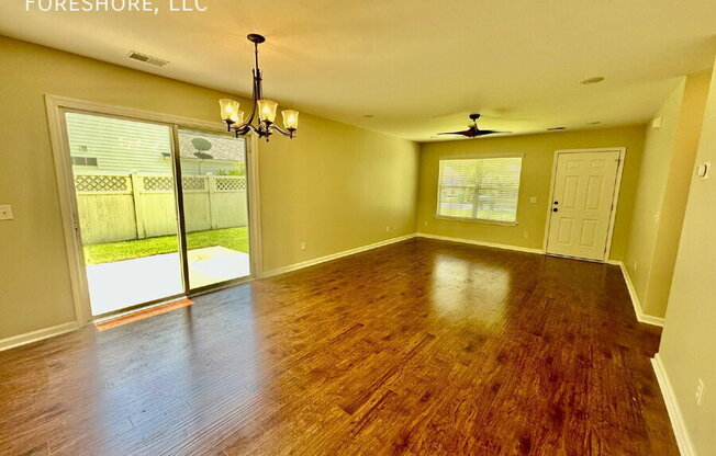 736 CORN PLANTERS CT N
