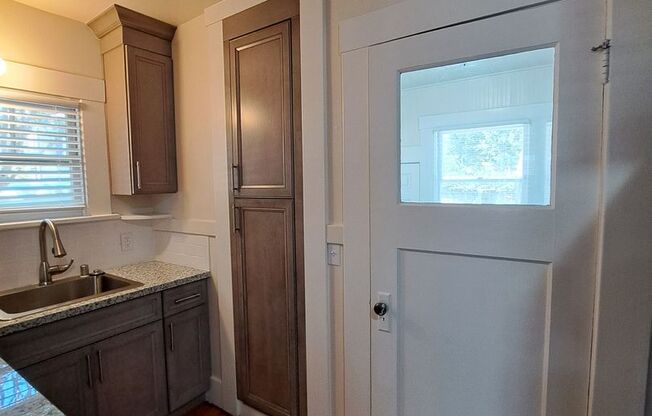 2 beds, 1 bath, $3,600