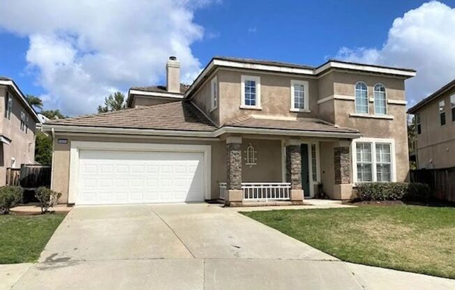 Beautiful Family Home With Pool
