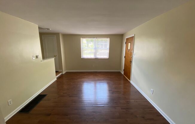 2 beds, 1 bath, $1,475, Unit 1