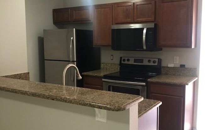 Sanford 3 Bedroom/1.5 Bath with single garage