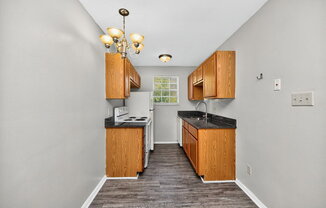1 bed, 1 bath, 400 sqft, $875, Unit 13