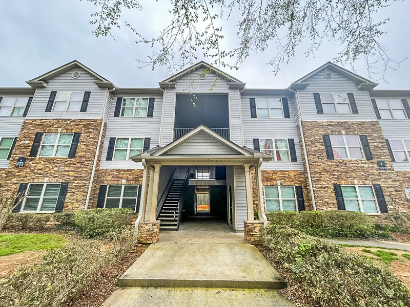 4101 FAIRINGTON CLUB DR