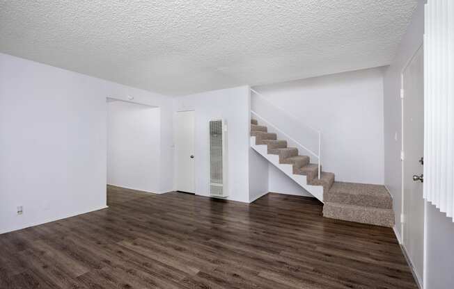 12531/37 Eucalyptus Ave  Hawthorne, CA 90250