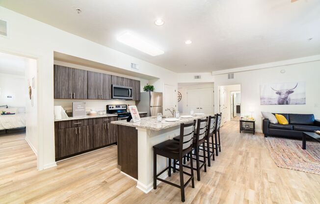 4 beds, 4 baths, 1,609 sqft, $799