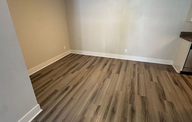 1 bed, 1 bath, 815 sqft, $2,395, Unit 220