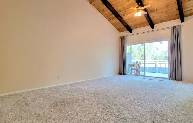Spacious Second Floor 1bd Condo in Great Parkview West Community
