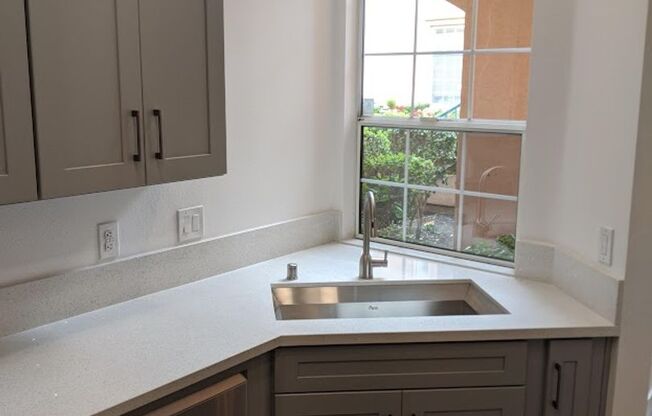 2 Bedroom-2 Bathroom Single Story Condo in San Diego. End unit with detached, 1-car garage