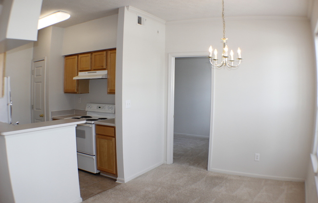 2 beds, 1 bath, 906 sqft, $1,549, Unit 8-8103