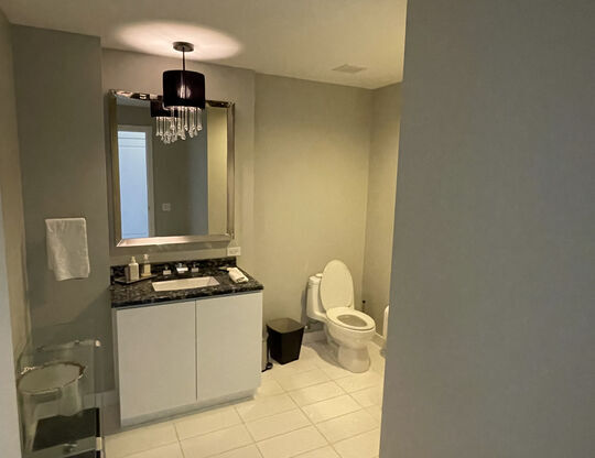 1 bed, 2 baths, 1,090 sqft, $6,000, Unit 39F