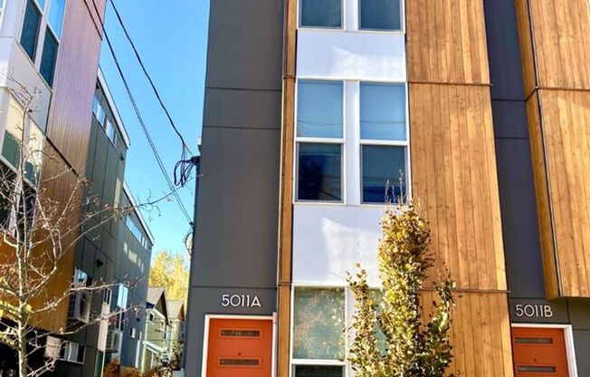Modern 3BR/2BA Townhome in Bryant Near U Village & Burke-Gilman Trail