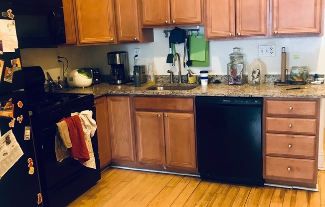 3 beds, 3 baths, 1,800 sqft, $2,399, Unit 16