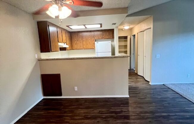 2 beds, 2 baths, 948 sqft, $1,795, Unit 52