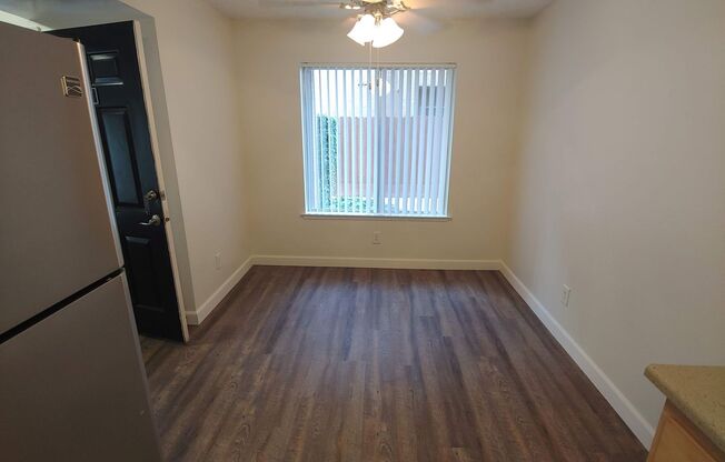 3 beds, 2 baths, 1,239 sqft, $1,960, Unit 1690-222